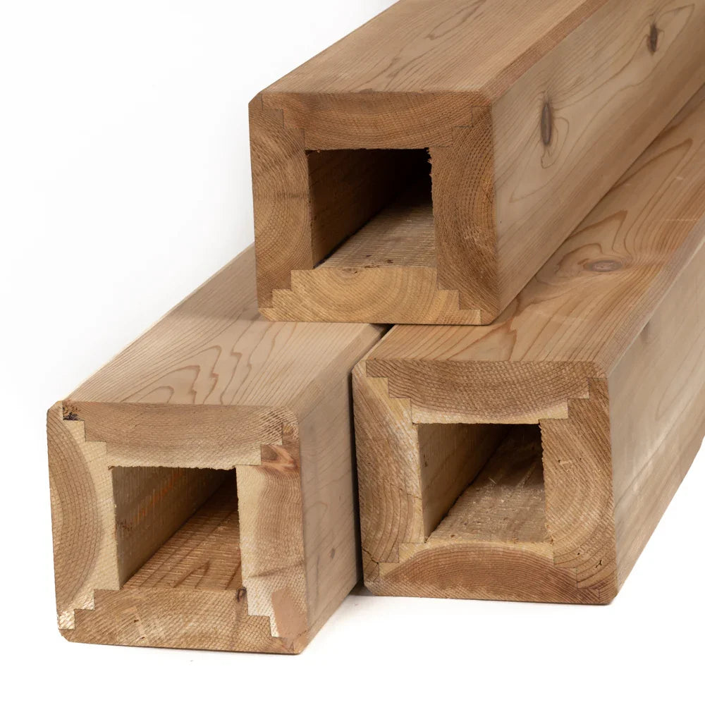 Quattropost à âme creuse en cèdre 6" x 6" nominale (5 1/2" x 5 1/2" réelle)