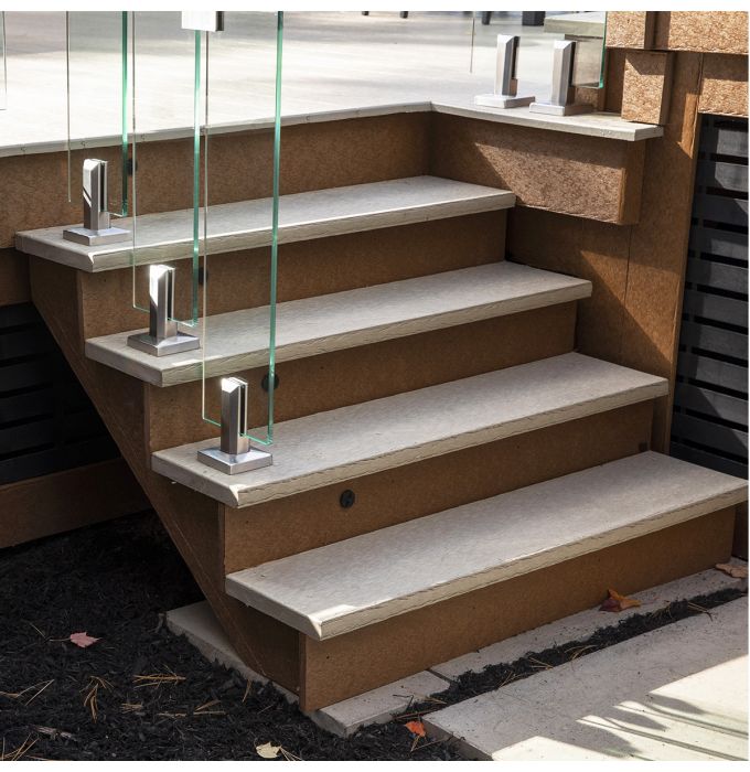 Plastic treads 1 ½’’ x 11 ½’’ x 48’’ River sand - Dekavie