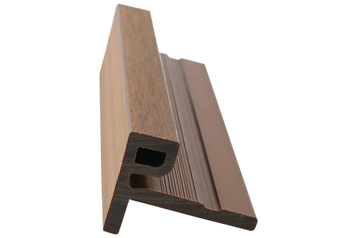 Bordure de finition 3"x3.1"x16’ #UH50 (pour #UH61) Teck