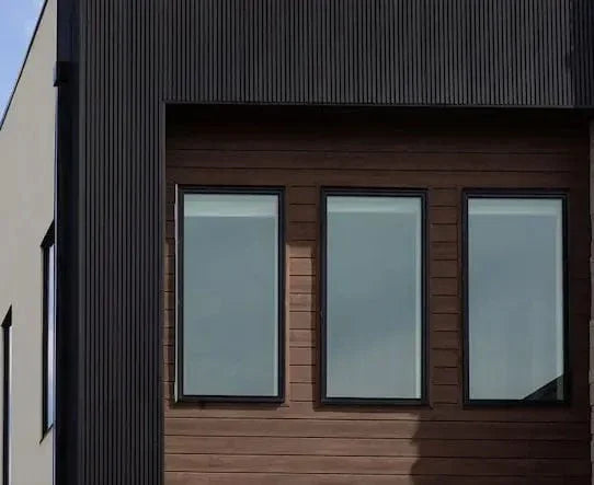 Composite Norvegian Siding #UH61 - 1’’ x 7.7’’ Ebony