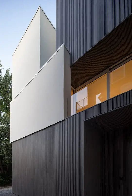 Composite Norvegian Siding #UH61 - 1’’ x 7.7’’ Silver Gray