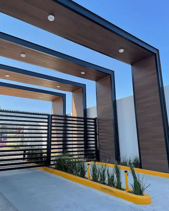 Composite Shiplap Siding #UH67 - 1/2’’ x 5 1/2’’ Ipe