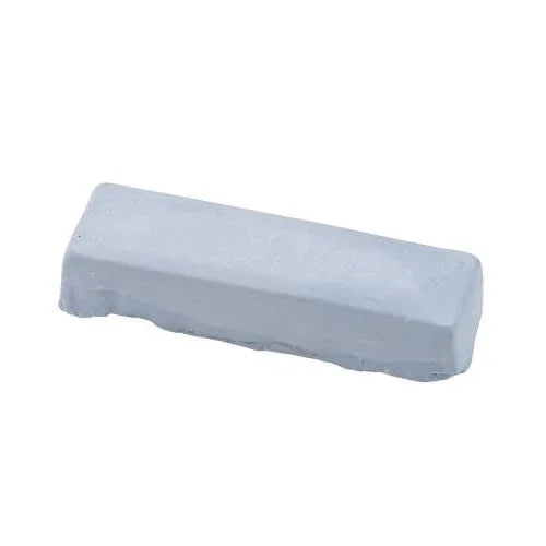 Pain de pâte à polir blanche pour ébénisterie et travail du bois sur fond blanc