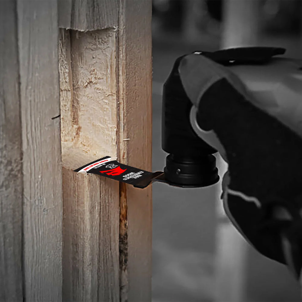 Diablo 1 ¼’’ universal oscillating blade for wood embedded with nail