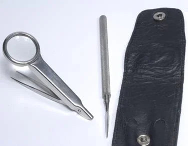 MAGNIFIER WITH TWEEZER