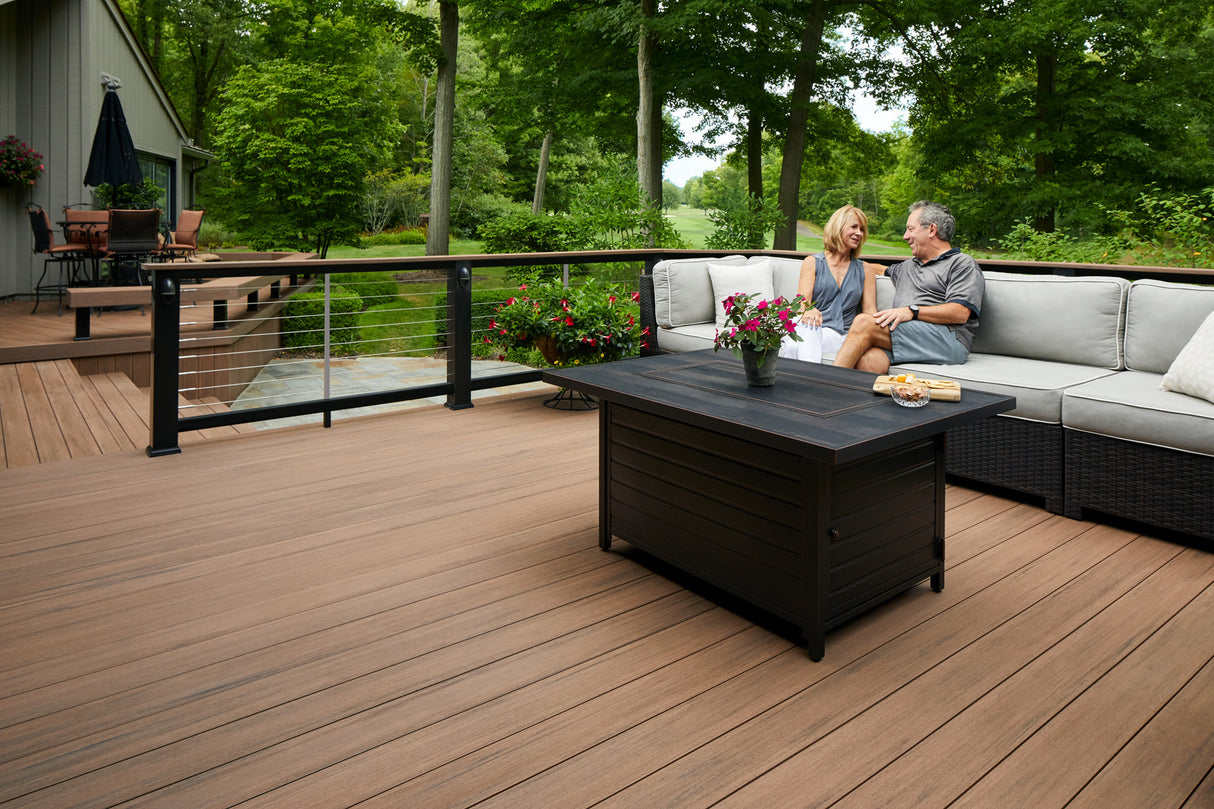 Contremarche de terrasse en PVC Avancé 3/4" x 7 1/4" x 12' TimberTech Vintage - English Walnut