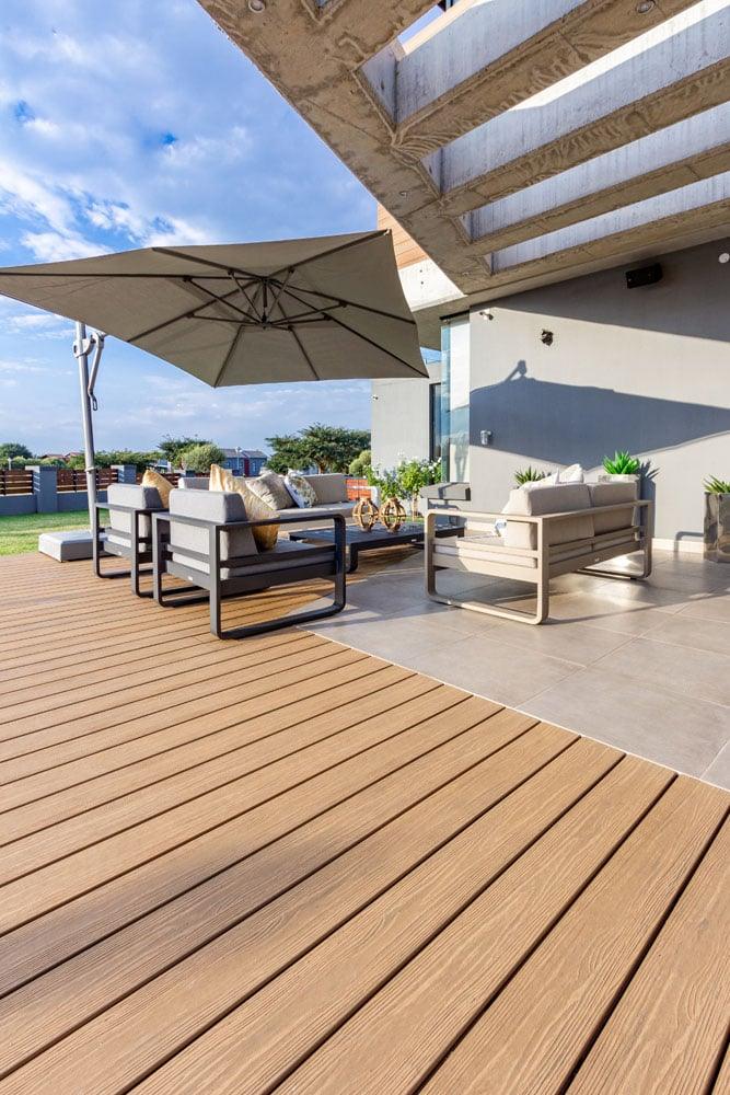 Planche de terrasse rainurée en PVC 1"x6" (0,945"x5,5") Eva-Last Apex Plus - Himalayan Cedar