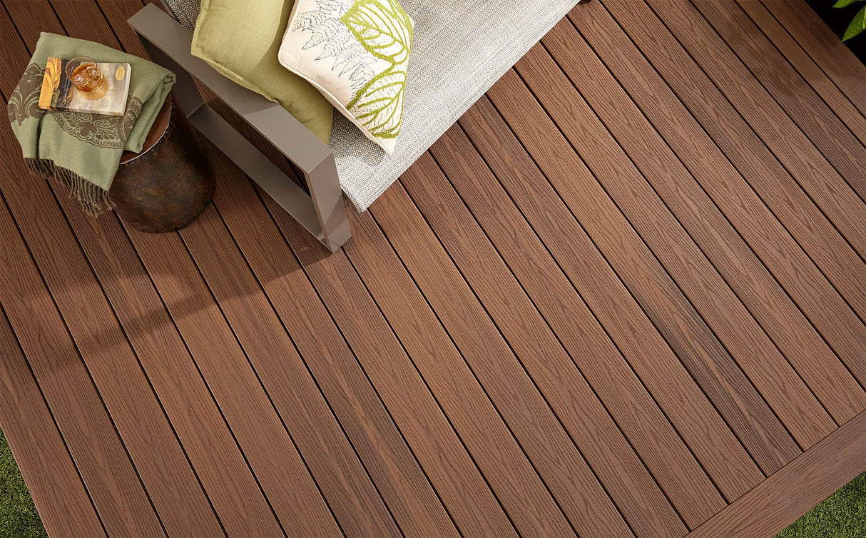 Planche de terrasse rainurée en Composite 1" x 6" Fiberon Good Life Escapes - Bungalow