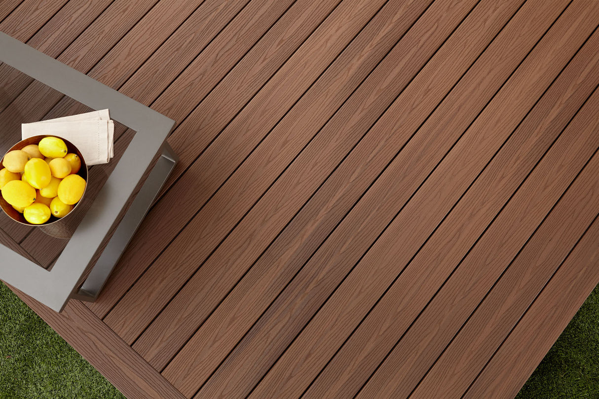 Planche de terrasse rainurée en Composite 1" x 6" Fiberon Good Life Escapes - Bungalow