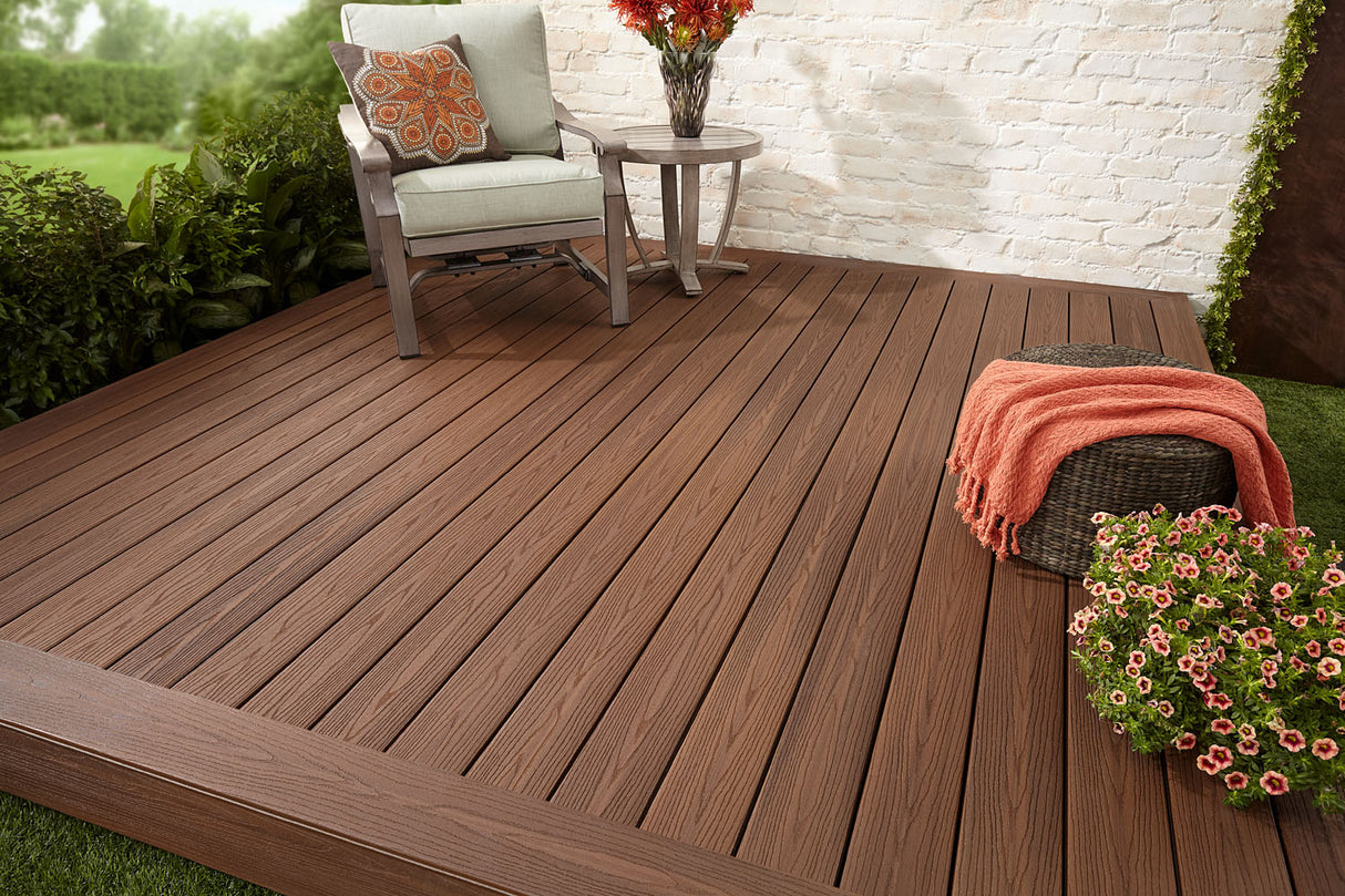 Contremarche de terrasse en Composite 3/4" x 7 1/4" x 12' Fiberon Good Life Escapes - Bungalow