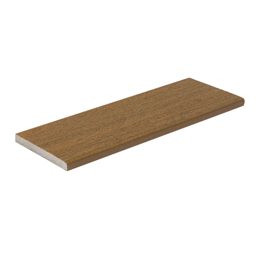 Planche de contremarche composite brun chaud pour terrasse extérieure
