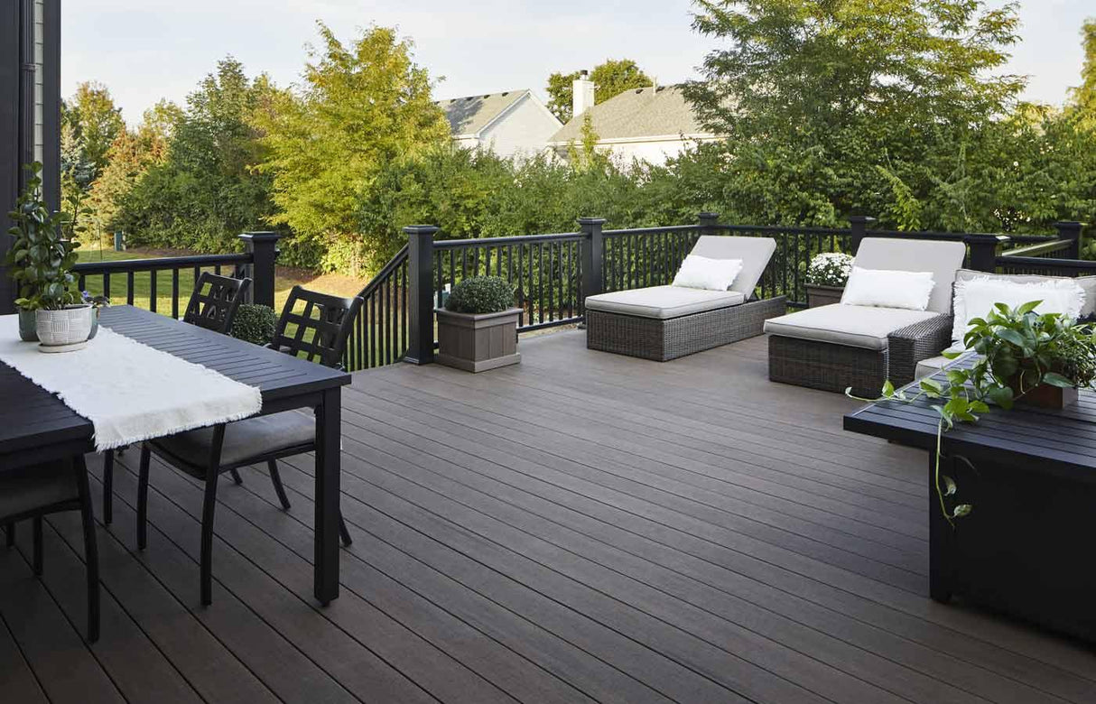Planche de terrasse carrée en PVC Avancé 1" x 6" TimberTech Landmark - American Walnut