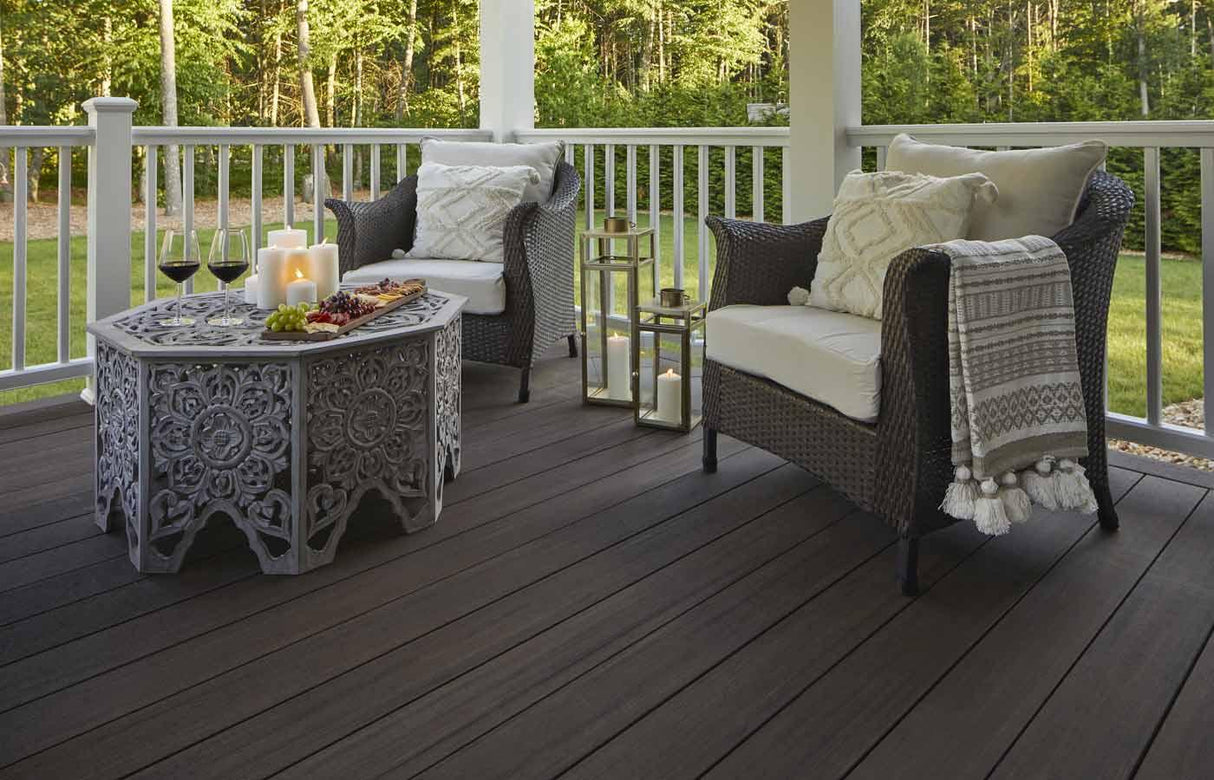 Planche de terrasse carrée en PVC Avancé 1" x 6" TimberTech Landmark - American Walnut