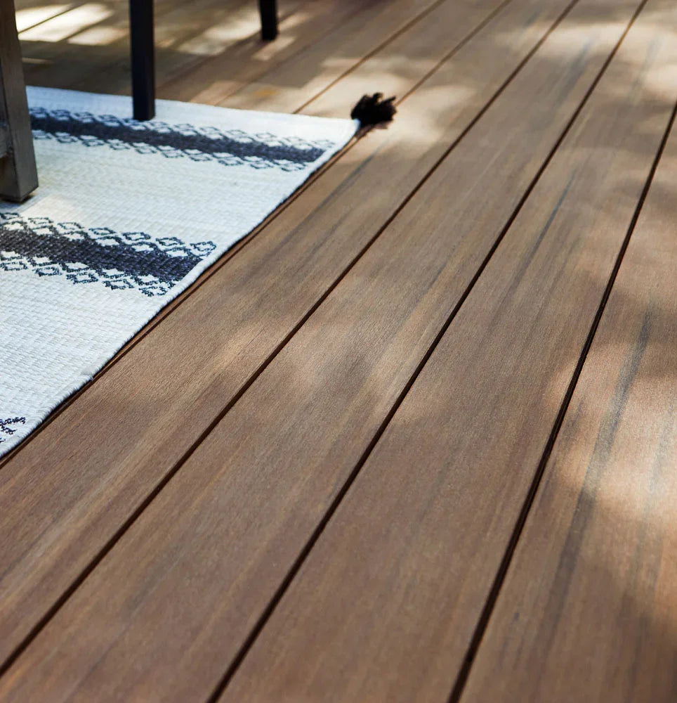 Contremarche de terrasse en PVC Avancé 3/4" x 7 1/4" x 12' TimberTech Vintage - Mahogany