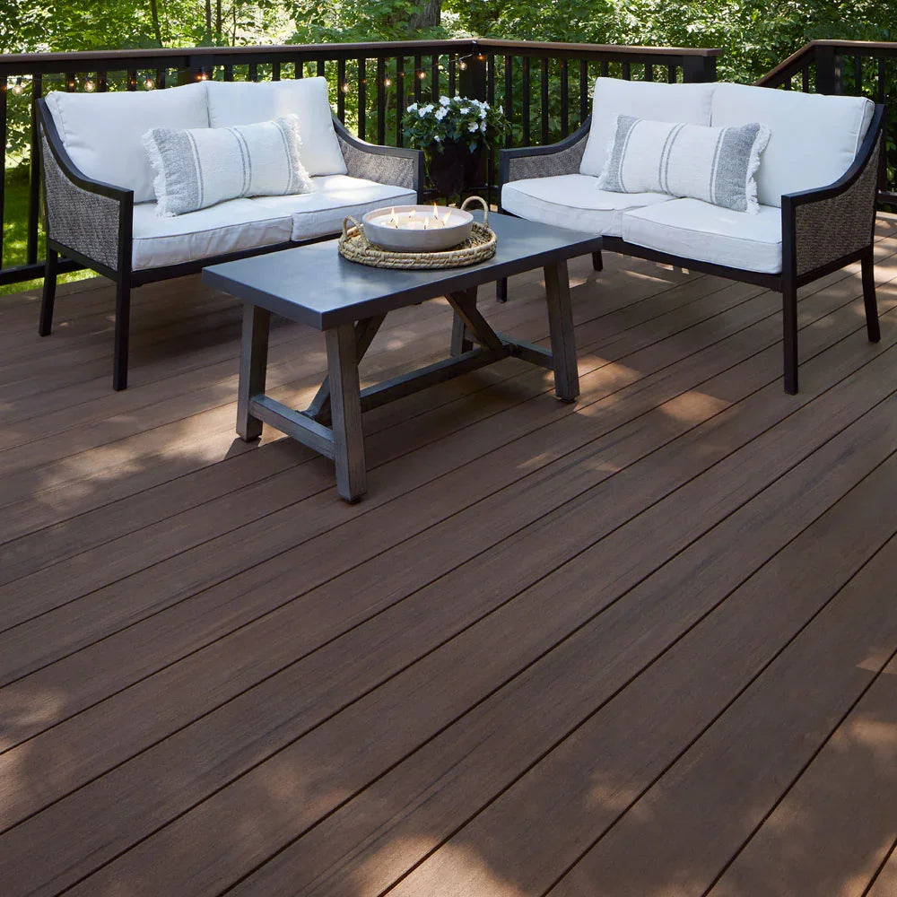 Contremarche de terrasse en PVC Avancé 3/4" x 7 1/4" x 12' TimberTech Vintage - Mahogany