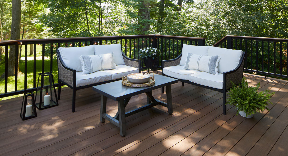 Contremarche de terrasse en PVC Avancé 3/4" x 7 1/4" x 12' TimberTech Vintage - Mahogany