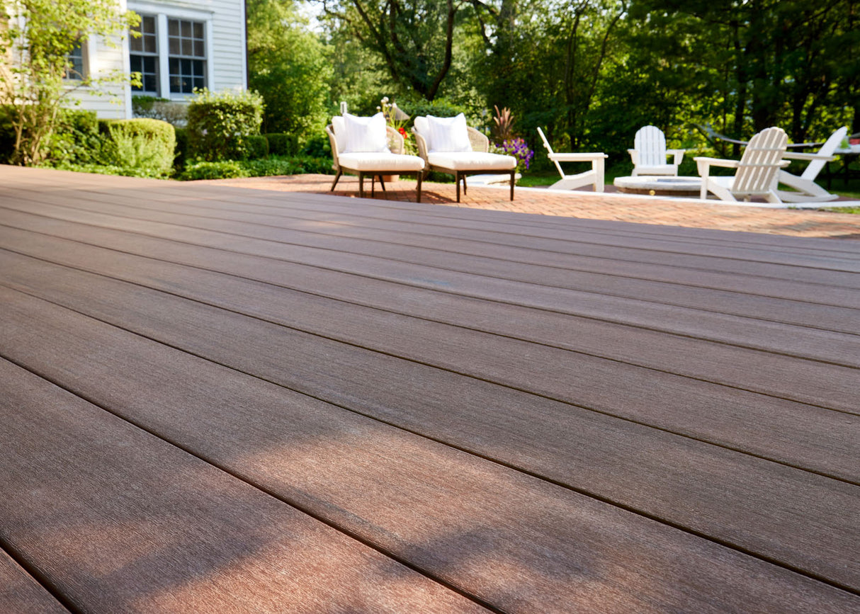 Contremarche de terrasse en PVC Avancé 3/4" x 7 1/4" x 12' TimberTech Vintage - Mahogany