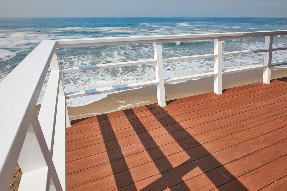 Contremarche de terrasse en PVC Avancé 3/4" x 7 1/4" x 12' TimberTech Vintage - Mahogany