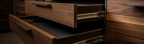 Tiroirs de meuble en bois avec poignées modernes, composants d’armoire pour aménagement intérieur