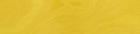 Texture bois jaune pâle avec veinage naturel, plan rapproché, idéal projets ébénisterie