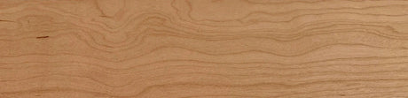 Planche de bois de cerisier avec grain naturel, texture lisse, bois d’ébénisterie.