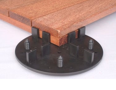 Connecteur pour dalles en bois