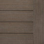 Échantillon de terrasse composite brun foncé à texture bois, lames alignées horizontalement