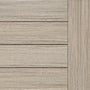 Lames de chêne blanc français, bois clair, finition lisse, parfait pour terrasse ou mobilier.