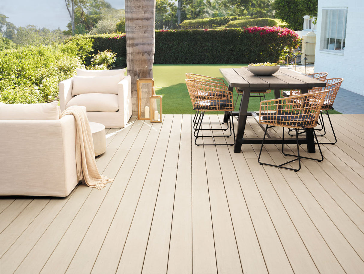 Riser 3/4" x 7 1/4" x 12'  TimberTech Advanced PVC Landmark - French White Oak
