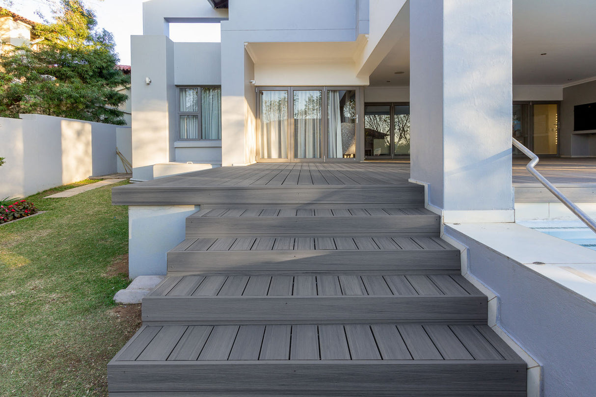 Riser 1"x8"x12' (0,65"x7,24"x12’)  Eva-Last Composite Infinity - Concrete Grey