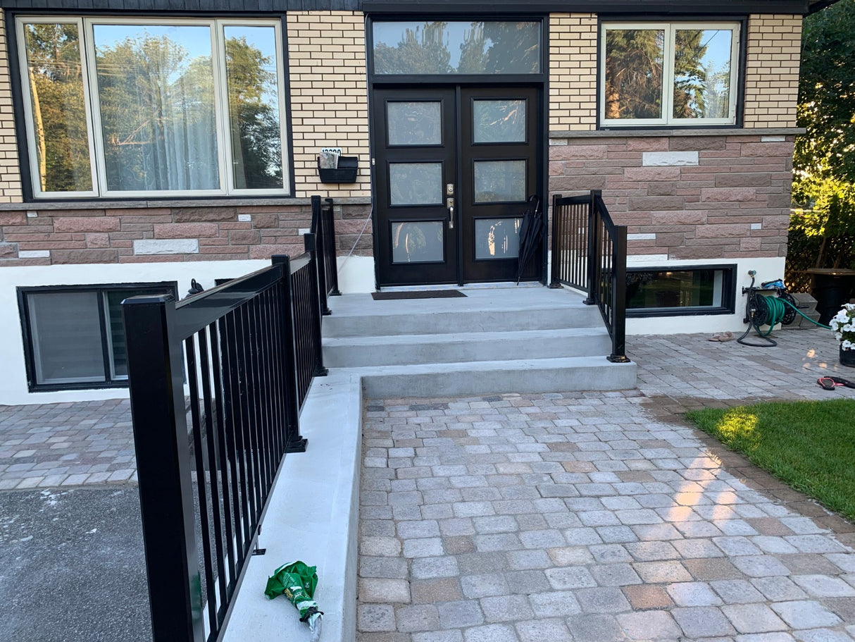 Railing mounting post - Black