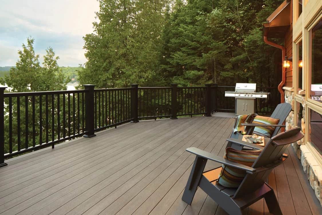 Planche de terrasse carrée en PVC Avancé 1" x 4" x 20' TimberTech Vintage - Dark Hickory