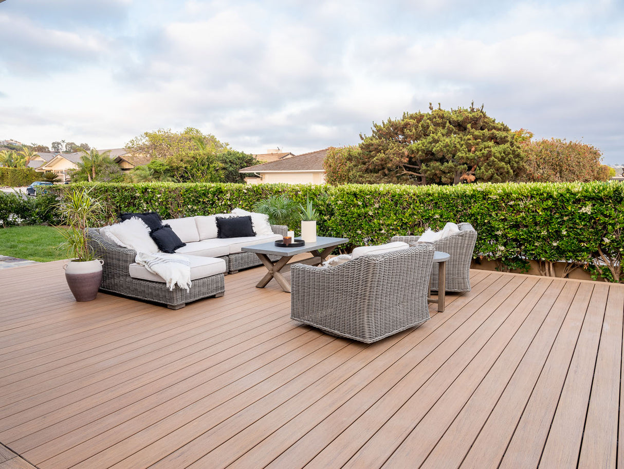 Contremarche de terrasse en Composite 9/16" x 7 1/4" x 12' TimberTech Reserve - Antique Leather